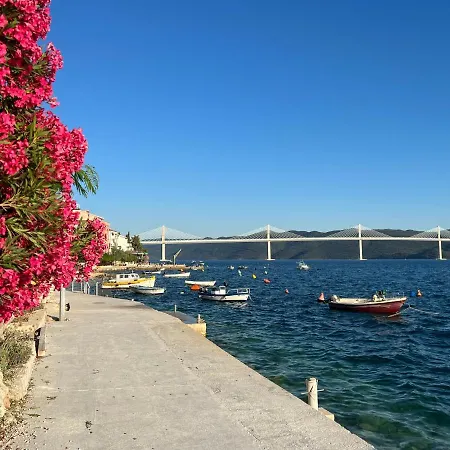 Janja Apartman Komarna