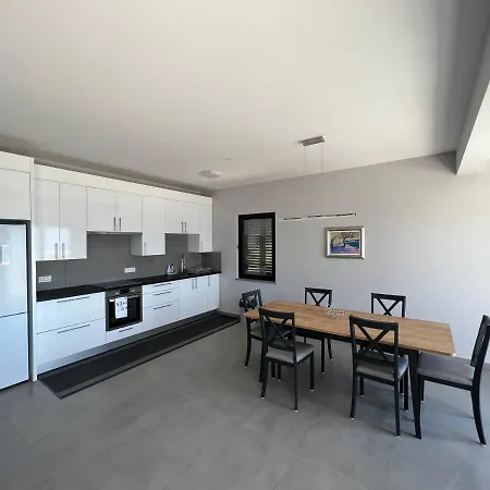 Apartment Janja Komarna
